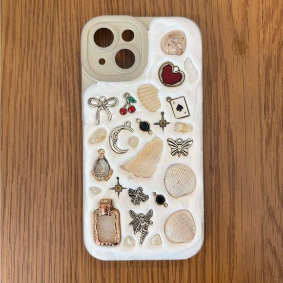 Viral Decorative Charm Phone Case!  Gently used condition <3 - Picture 1 of 7